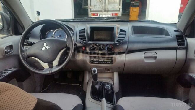 Mitsubishi L200 2007, 210,000 km - 2.5 l - Bakı