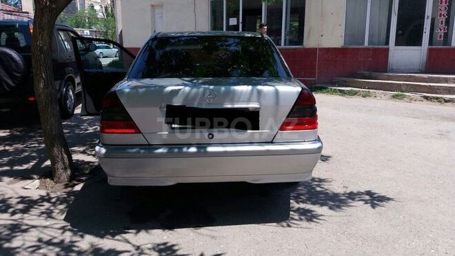 Mercedes C 240 1999, 207,000 km - 2.4 l - Sumqayıt
