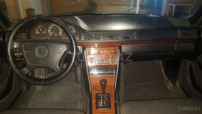 Mercedes E 280 1994, 228,597 km - 2.8 l - Bakı