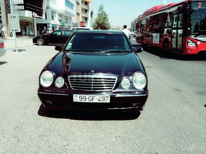 Mercedes E 220 2000, 328,000 km - 2.2 l - Bakı