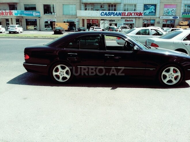 Mercedes E 220 2000, 328,000 km - 2.2 l - Bakı