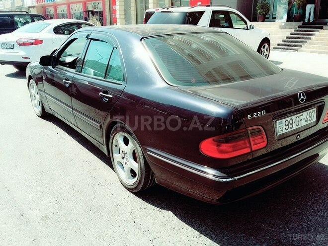 Mercedes E 220 2000, 328,000 km - 2.2 l - Bakı