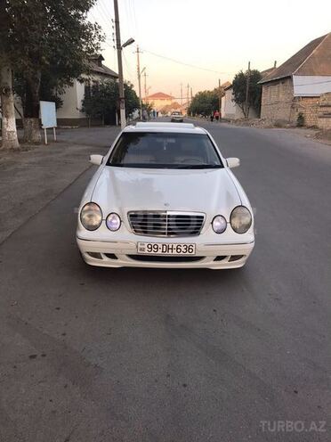 Mercedes E 320 2000, 216,700 km - 0.2 l - Göyçay