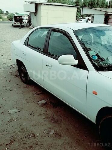Daewoo Nubira 1998, 255,252 km - 0.2 l - Beyləqan