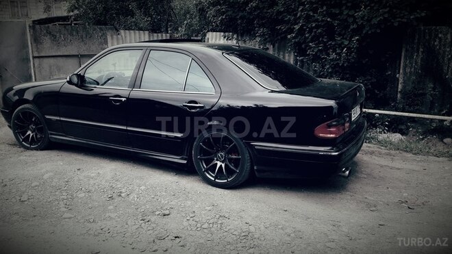 Mercedes E 240 2000, 236,500 km - 2.4 l - Bakı