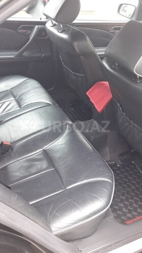 Mercedes E 240 2000, 236,500 km - 2.4 l - Bakı