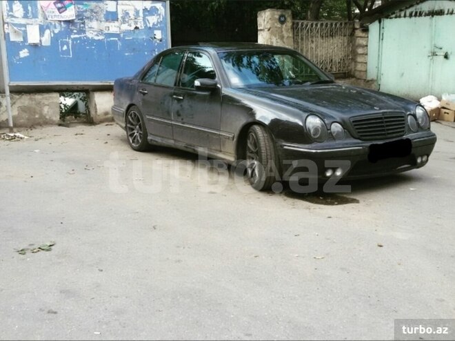 Mercedes E 240 2000, 236,500 km - 2.4 l - Bakı