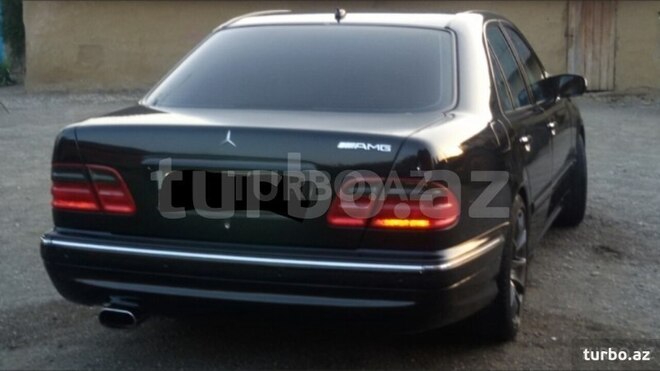 Mercedes E 240 2000, 236,500 km - 2.4 l - Bakı