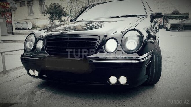 Mercedes E 240 2000, 236,500 km - 2.4 l - Bakı