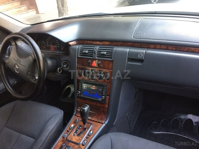 Mercedes E 240 2000, 225,000 km - 2.6 l - Bakı