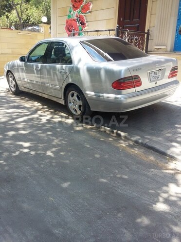 Mercedes E 320 2000, 180,000 km - 3.2 l - Bakı