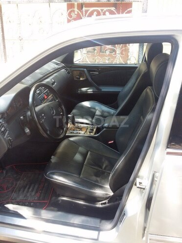 Mercedes E 320 2000, 180,000 km - 3.2 l - Bakı