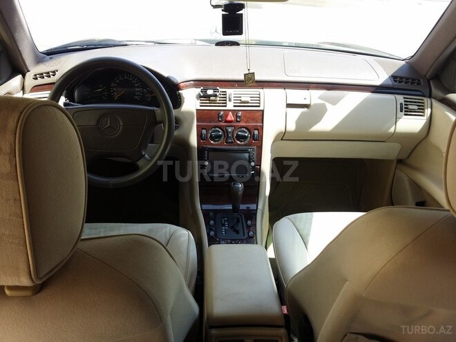 Mercedes E 230 1997, 324,000 km - 2.3 l - Bakı
