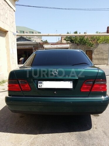 Mercedes E 230 1997, 324,000 km - 2.3 l - Bakı