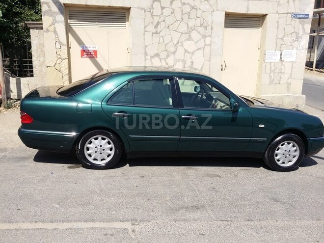 Mercedes E 230 1997, 324,000 km - 2.3 l - Bakı