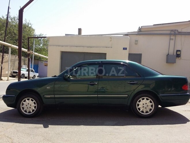 Mercedes E 230 1997, 324,000 km - 2.3 l - Bakı