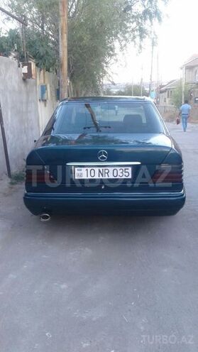 Mercedes E 220 1995, 350,000 km - 2.2 l - Bakı