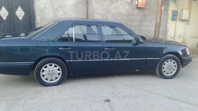 Mercedes E 220 1995, 350,000 km - 2.2 l - Bakı