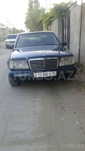 Mercedes E 220 1995, 350,000 km - 2.2 l - Bakı
