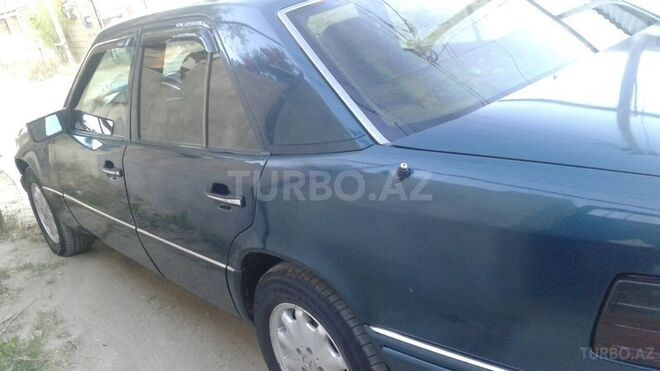 Mercedes E 220 1995, 350,000 km - 2.2 l - Bakı
