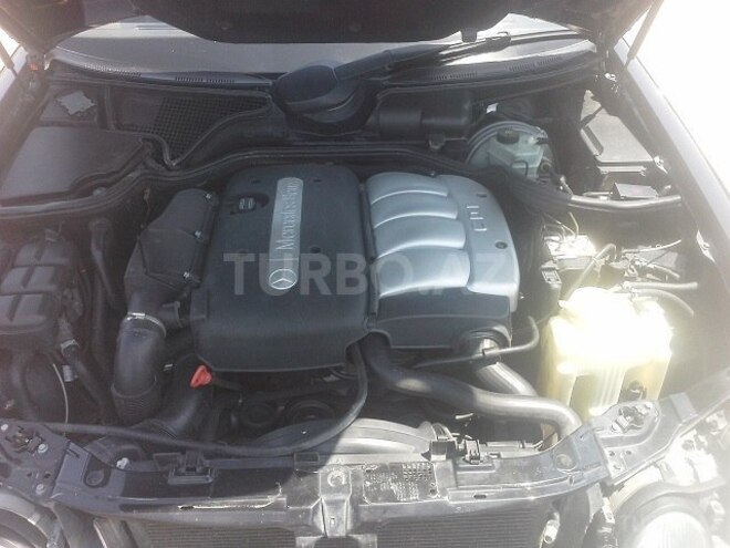 Mercedes E 220 2001, 328,000 km - 2.2 л - Bakı