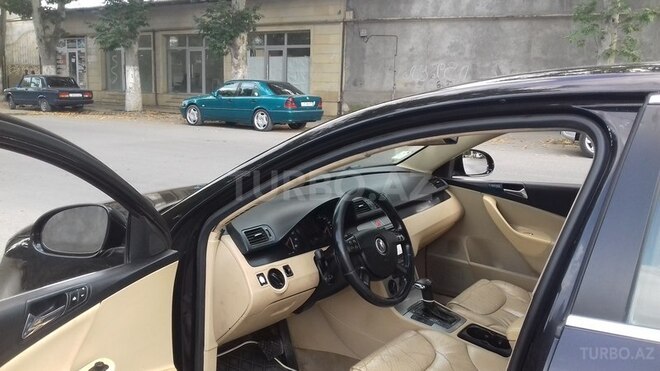 Volkswagen Passat 2005, 215,487 km - 2.0 l - Gəncə