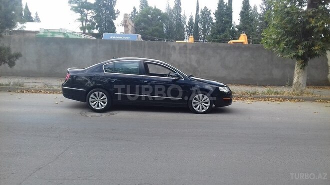 Volkswagen Passat 2005, 215,487 km - 2.0 l - Gəncə
