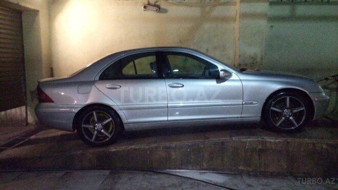 Mercedes C 220 2001, 420,000 km - 2.2 л - Bakı