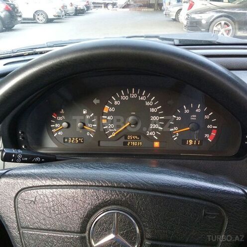 Mercedes C 180 1999, 279,000 km - 1.8 l - Bakı