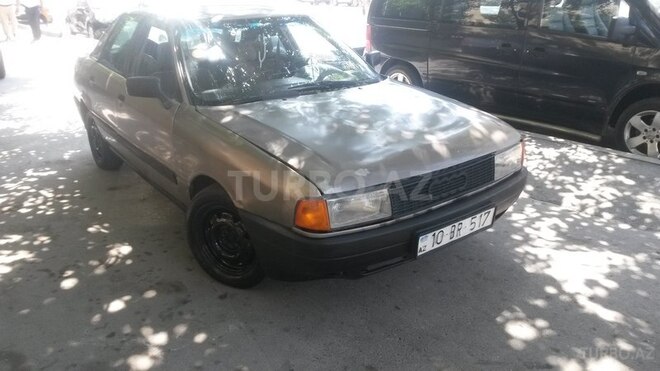 Audi 80 1988, 240,000 km - 1.8 l - Bakı