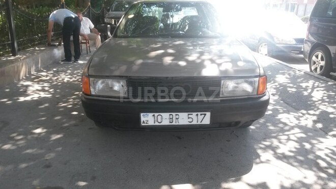 Audi 80 1988, 240,000 km - 1.8 l - Bakı