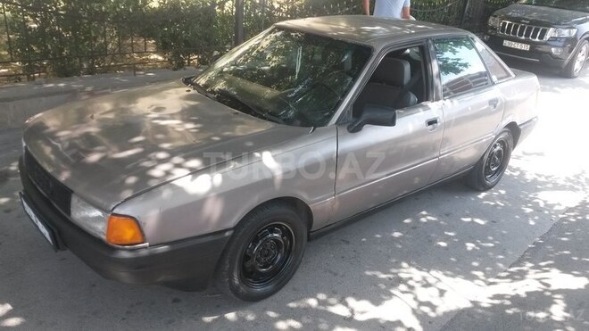Audi 80 1988, 240,000 km - 1.8 l - Bakı