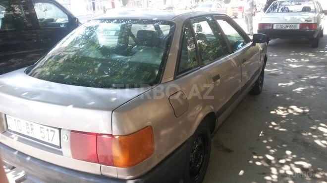 Audi 80 1988, 240,000 km - 1.8 l - Bakı