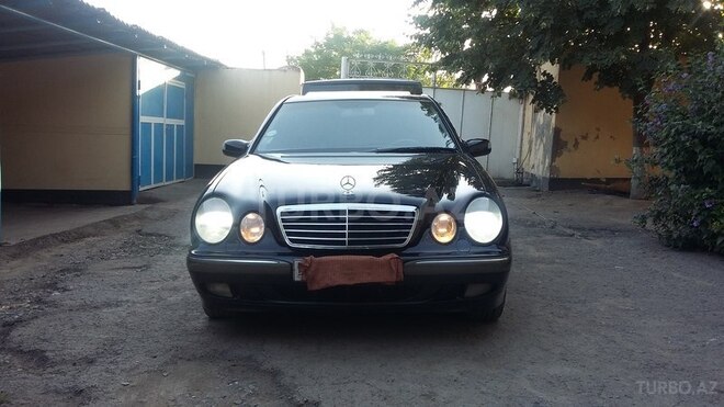 Mercedes E 280 2000, 330,000 km - 2.8 л - Bakı