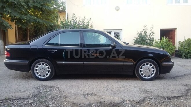 Mercedes E 280 2000, 330,000 km - 2.8 л - Bakı