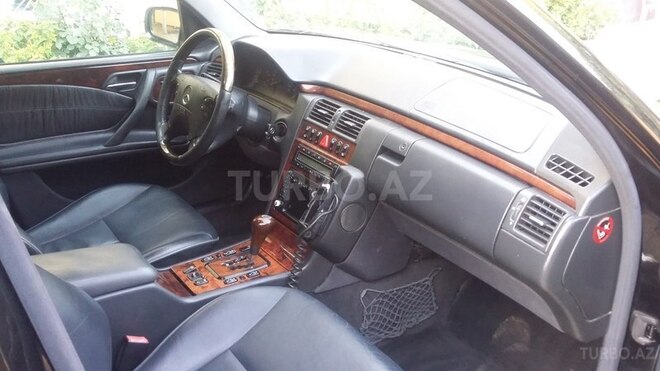 Mercedes E 280 2000, 330,000 km - 2.8 л - Bakı