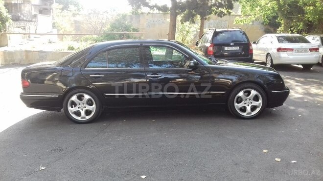 Mercedes E 320 2001, 280,000 km - 3.2 л - Bakı