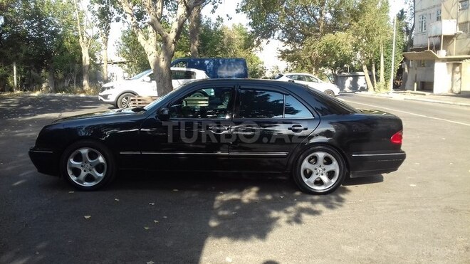 Mercedes E 320 2001, 280,000 km - 3.2 л - Bakı