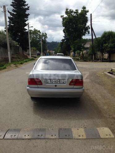 Mercedes E 200 1996, 325,896 km - 2.0 л - Lənkəran