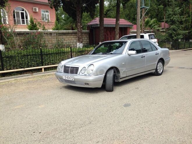 Mercedes E 200 1996, 325,896 km - 2.0 л - Lənkəran