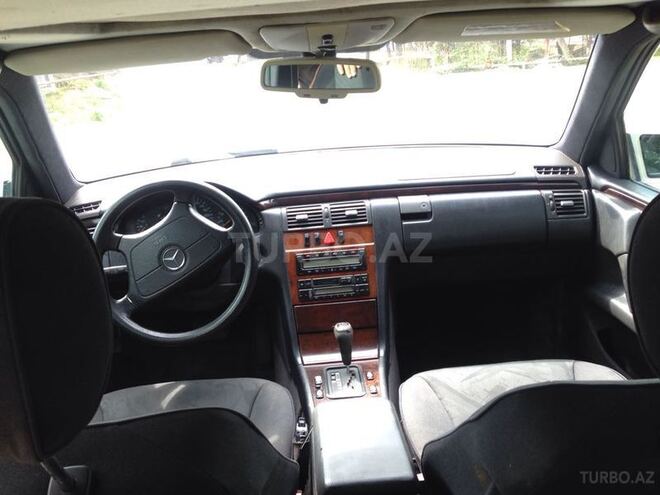 Mercedes E 200 1996, 325,896 km - 2.0 л - Lənkəran