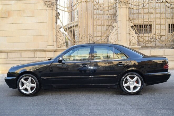 Mercedes E 220 2002, 277,897 km - 2.2 l - Bakı