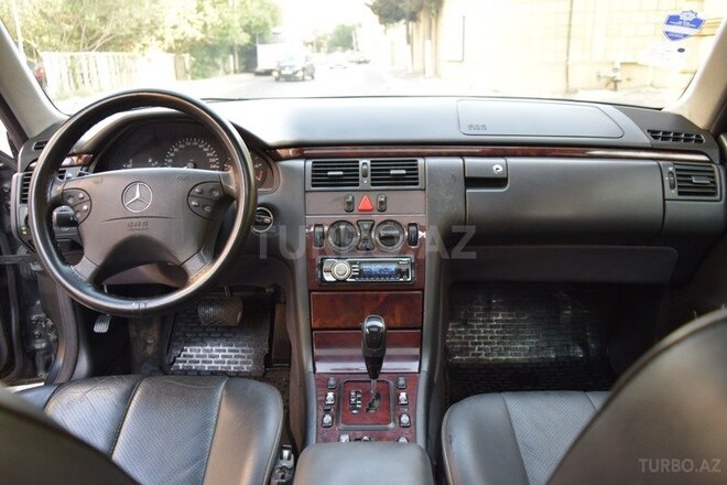 Mercedes E 220 2002, 277,897 km - 2.2 l - Bakı