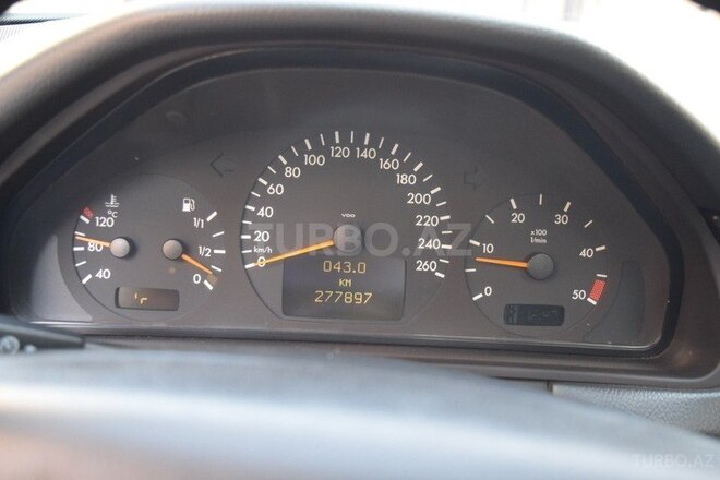 Mercedes E 220 2002, 277,897 km - 2.2 l - Bakı