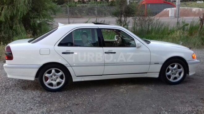 Mercedes C 230 1999, 158,650 km - 2.3 l - Bakı