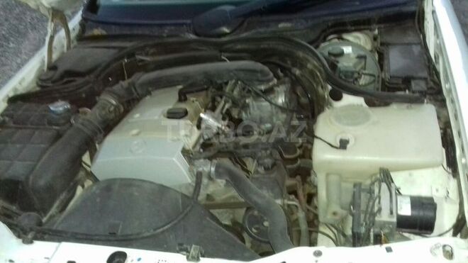 Mercedes C 230 1999, 158,650 km - 2.3 l - Bakı