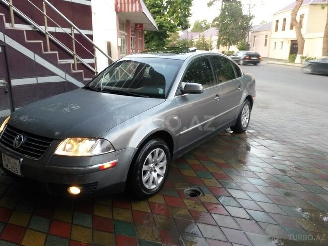 Volkswagen Passat 2001, 125,000 km - 1.8 l - Qazax