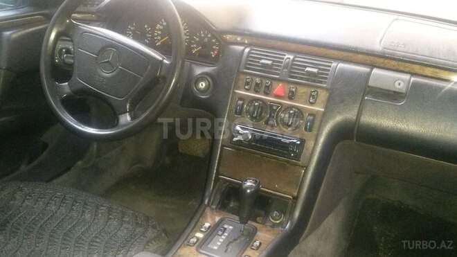 Mercedes E 230 1996, 269,877 km - 2.3 л - Bakı