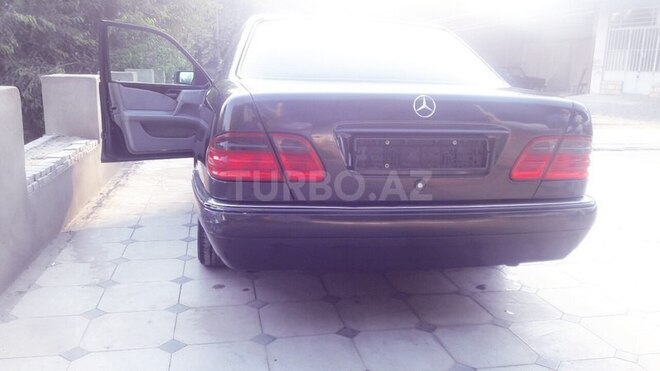 Mercedes E 230 1996, 30,300 km - 2.4 l - Bərdə