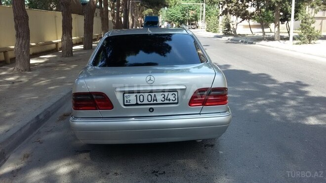 Mercedes E 200 1996, 220,000 km - 2.0 l - Bakı